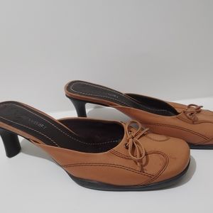 Nine West Women's NWAILIS Tan Brown Leather Mules 7 M